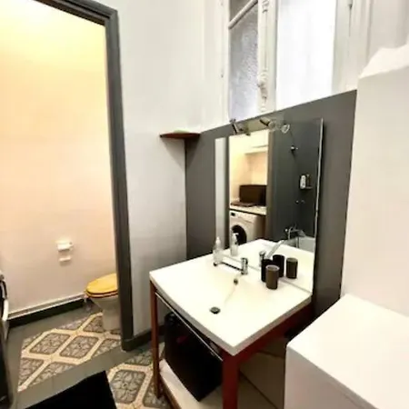 Champs-elysees - Arc De Triomphe - 4 People شقة باريس