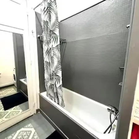 Champs-elysees - Arc De Triomphe - 4 People Παρίσι